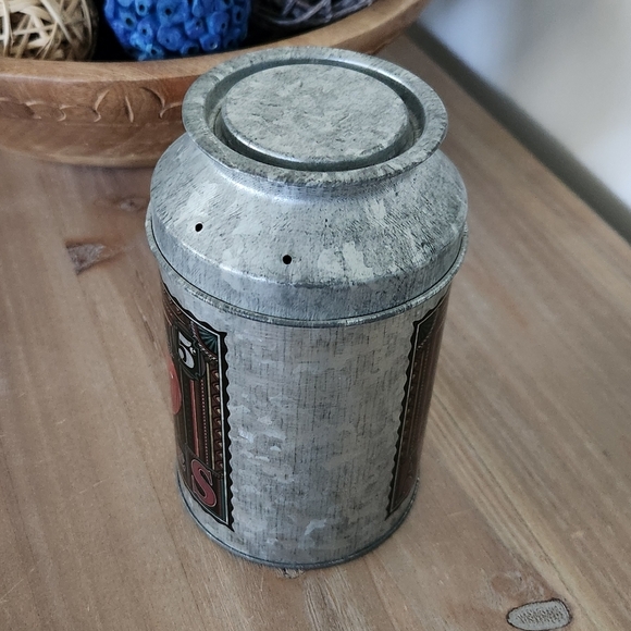🍎 Vintage Apple Design Metal Canister – Rustic Farmhouse Kitchen Décor - Picture 8 of 16